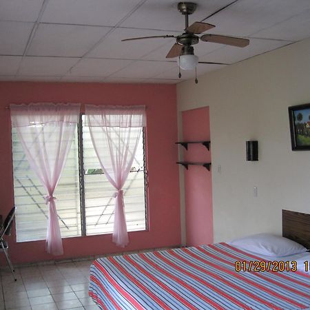 Hostal Dona Marta San Salvador Eksteriør bilde