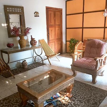 Hostal Dona Marta San Salvador Eksteriør bilde
