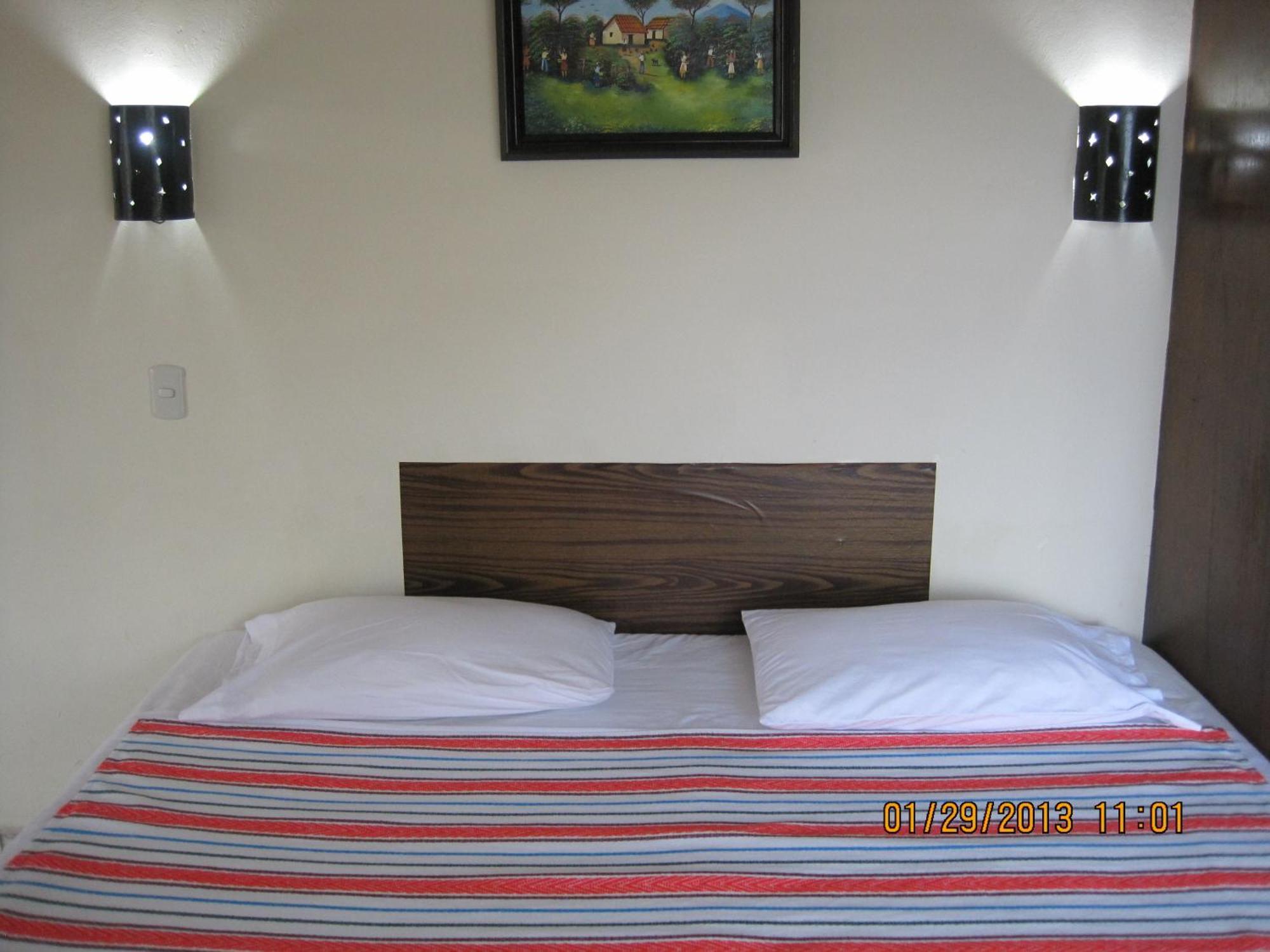 Hostal Dona Marta San Salvador Eksteriør bilde