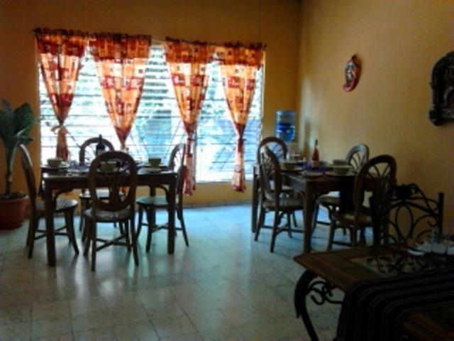 Hostal Dona Marta San Salvador Eksteriør bilde