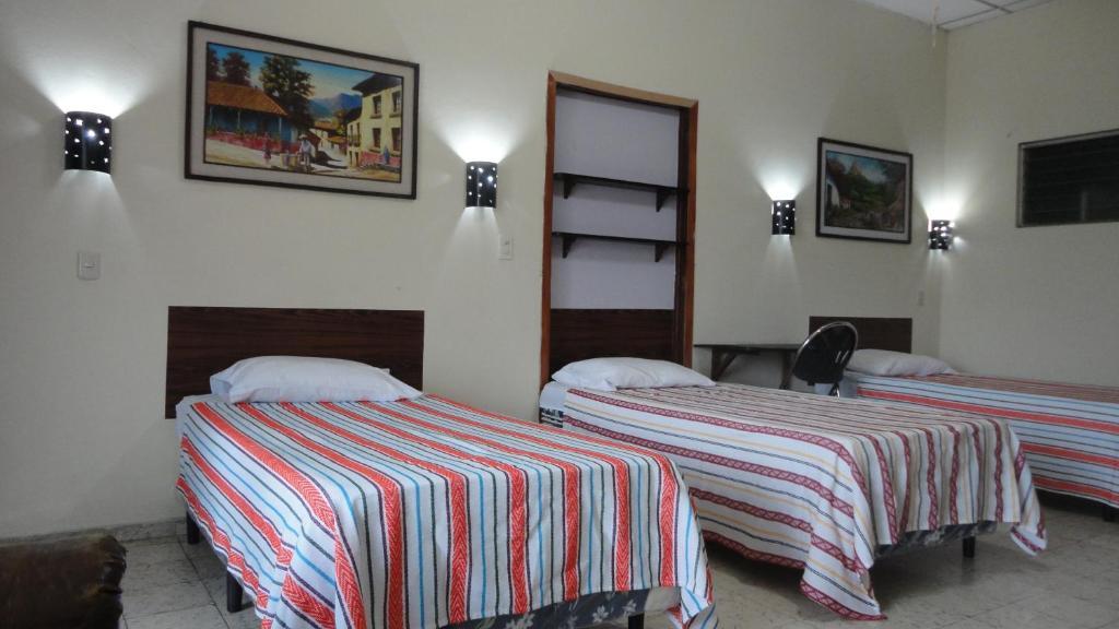 Hostal Dona Marta San Salvador Eksteriør bilde