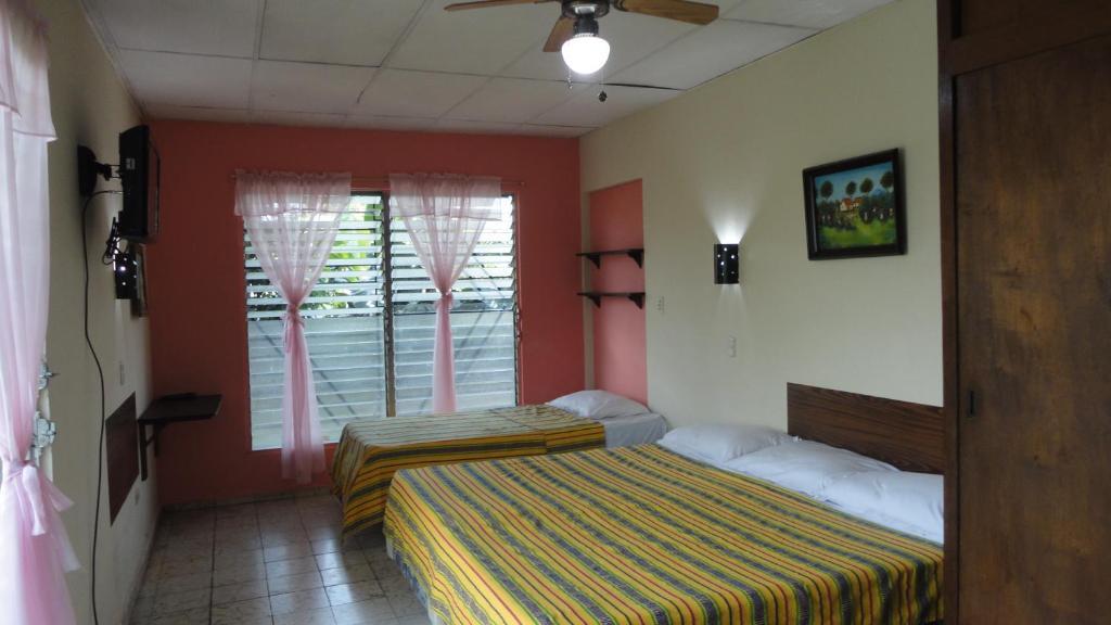 Hostal Dona Marta San Salvador Rom bilde