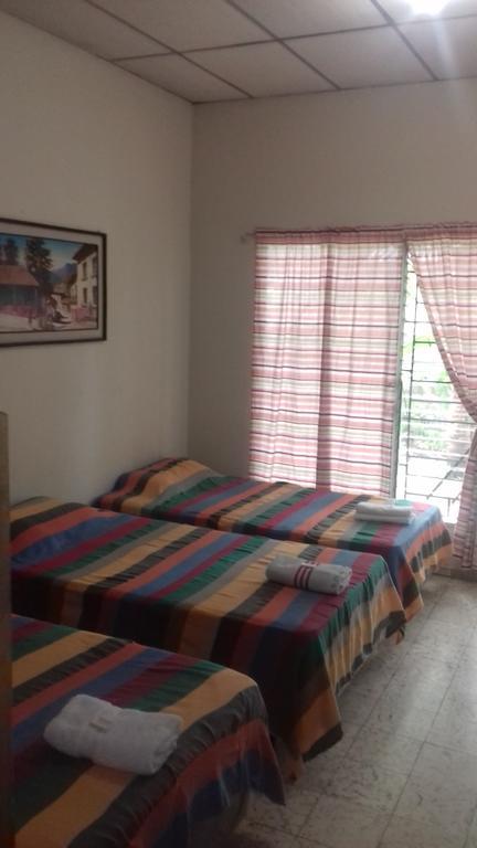 Hostal Dona Marta San Salvador Eksteriør bilde