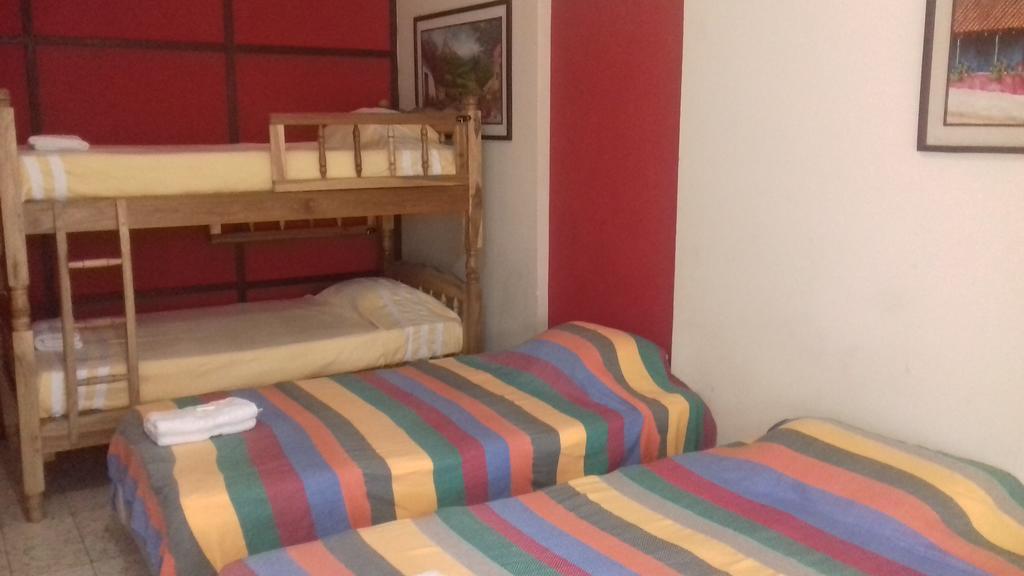 Hostal Dona Marta San Salvador Eksteriør bilde
