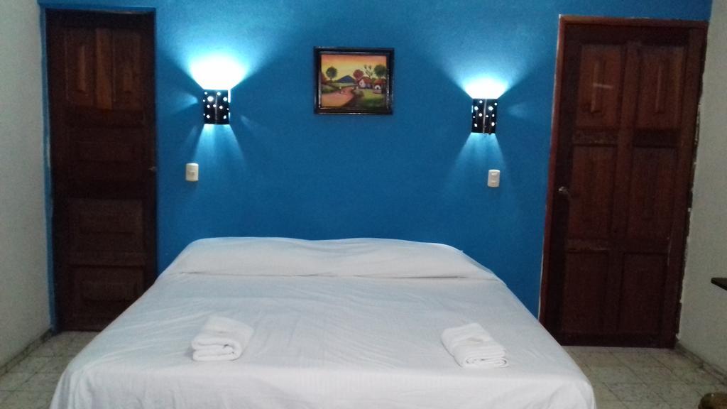 Hostal Dona Marta San Salvador Eksteriør bilde
