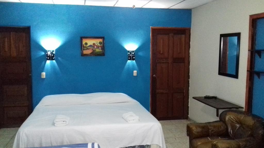 Hostal Dona Marta San Salvador Rom bilde