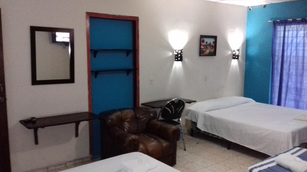Hostal Dona Marta San Salvador Eksteriør bilde