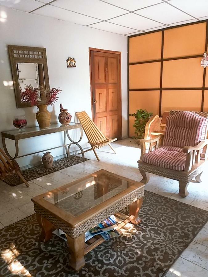 Hostal Dona Marta San Salvador Eksteriør bilde